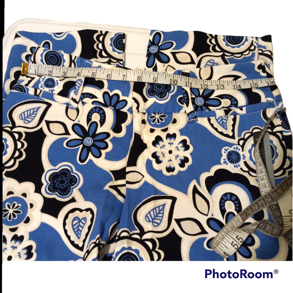 Madison Woman Capris Floral Pants 4 - Picture 5 of 11